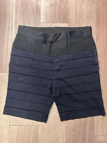 사카이 네이비 숏 팬츠
