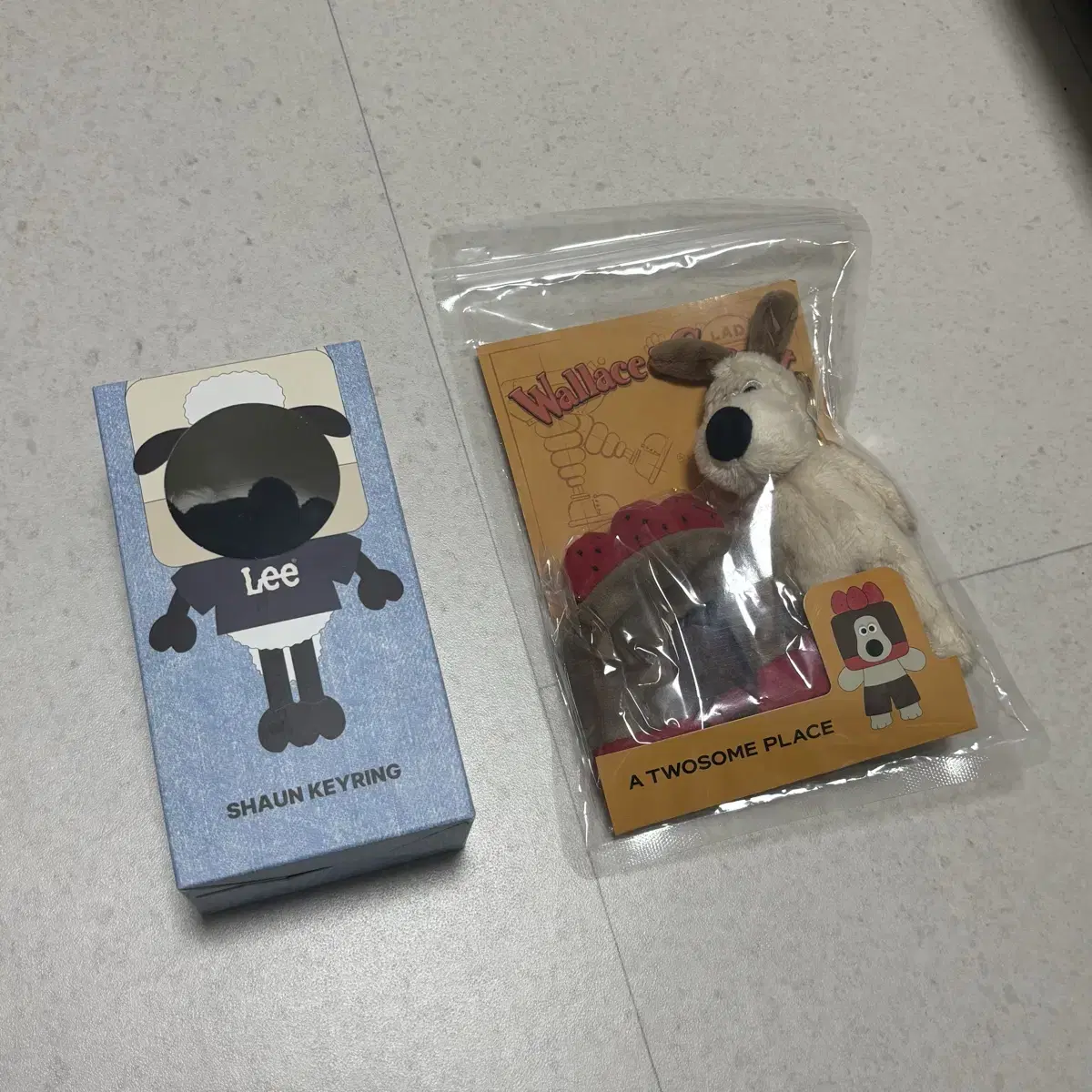 Bulk Sealed Twosome Choco Berry Cake Gromet, Flower Choco Berry Cake, Shaun Keyring