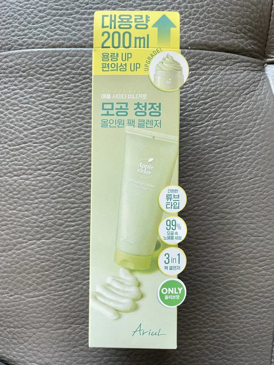 [새상품] 아리얼 애플 사이다 휘핑크림 클렌저