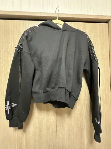 NieR 소매 레이스업 짧은 HOODIE [토끼 귀 포함] 속기모