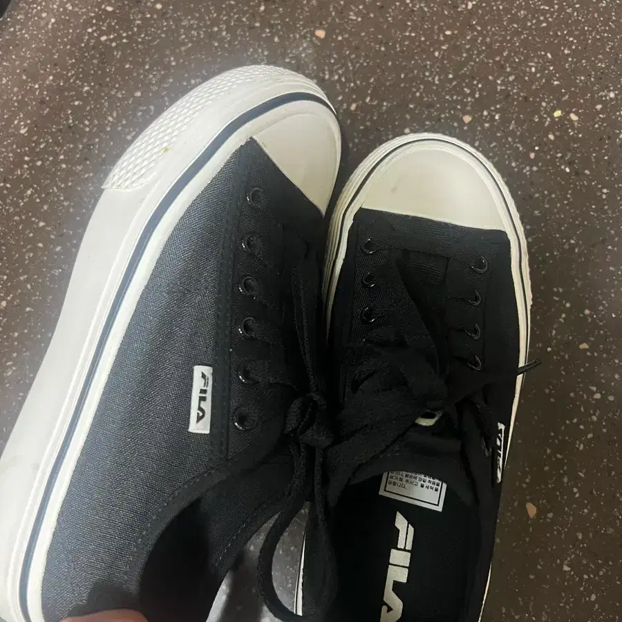 FILA 휠라 Fila Black Canvas Shoes on Bunjang Global