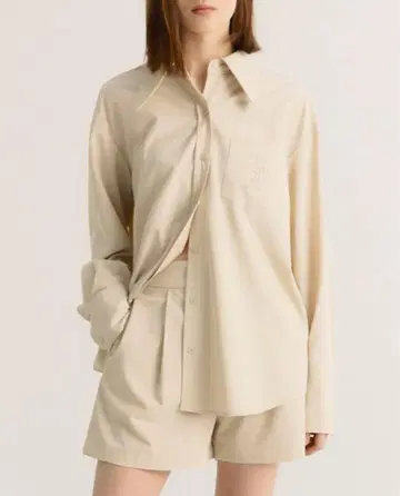 CITY BREEZE 22SS 셋업 IU 착용
