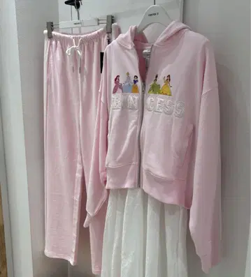Forever21 디즈니 프린세스 후드티 매장 한정판