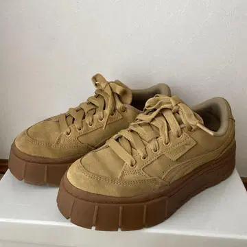 푸마 통굽 스니커즈 PUMA MAYZE STACK SUEDE 22.5cm