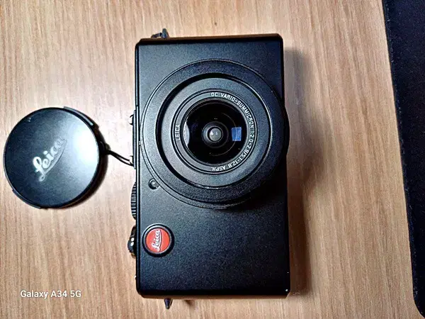 Leica D-LUX4 Camera