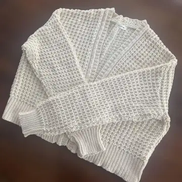 베이지 뜨개질 디자인 가디건