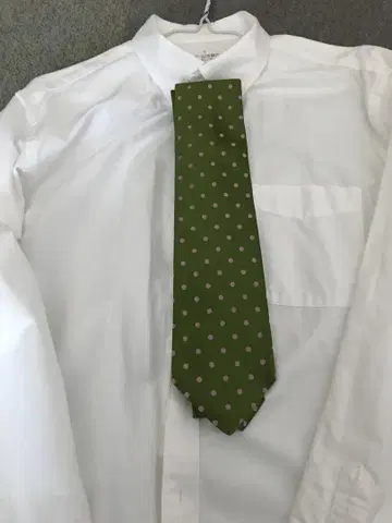 그린 컬러 물방울 패턴 넥타이