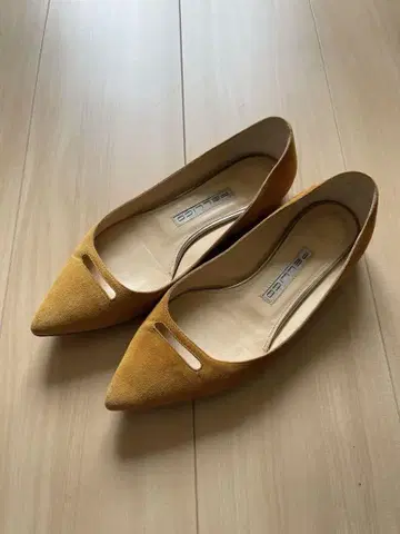 PELLICO 머스타드 스틸레토 신발 36