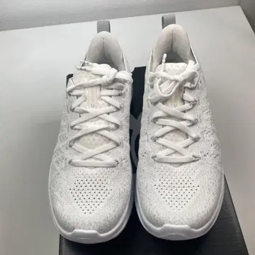 언더아머 UA VELOCITI 3 23.5