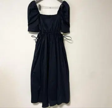 ZARA 컷 아웃 퍼프 슬리브 플레어 원피스 M 블랙