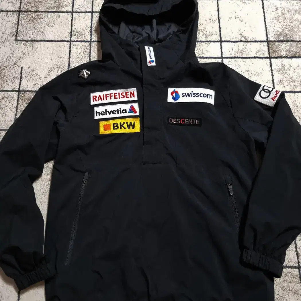 DESCENTE | 데상트 Descente Anorak Half Zip-Up Black Swiss Ski Team