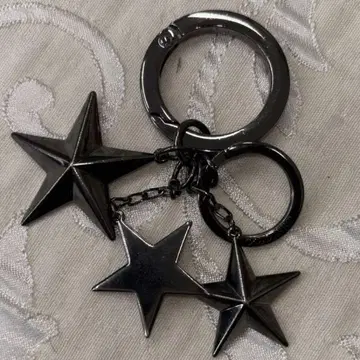 블랙 메탈 별 모양 키링