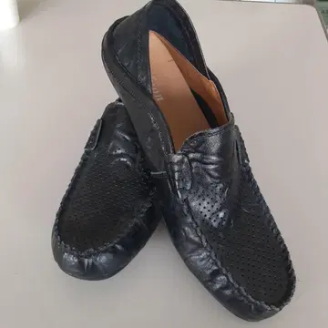 소가죽 블랙 펀칭 슬립온