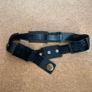 Lee Kei Kiii 블랙 가죽 벨트