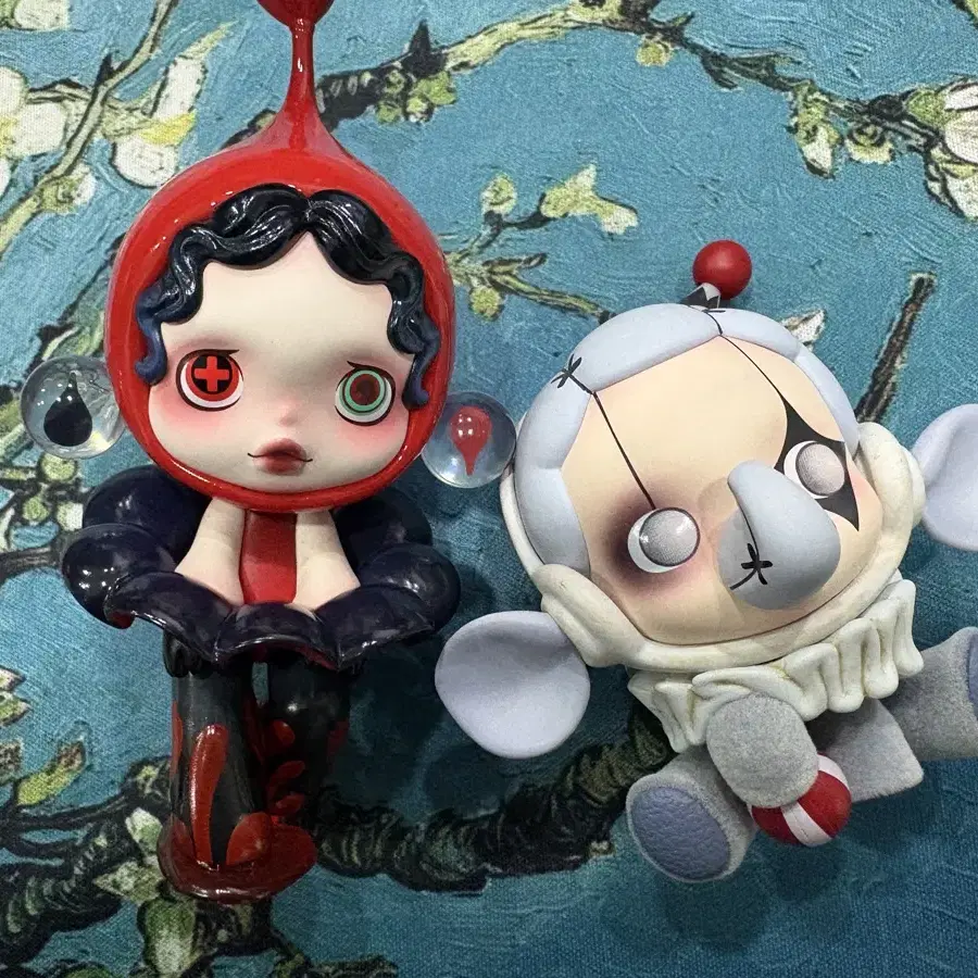 Pop Mart Hand in Hand Series Skullpanda, sealed on Bunjang