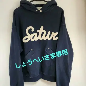SATUR 아플리케 리벳 후드티 네이비