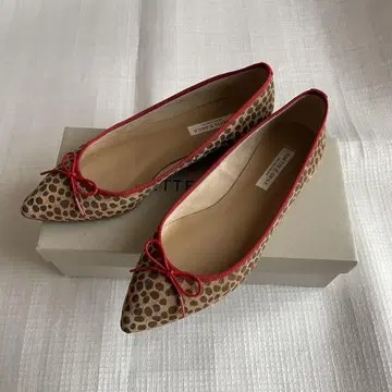 오데뜨 앤 오딜 레오파드 무늬 발레 슈즈 23cm