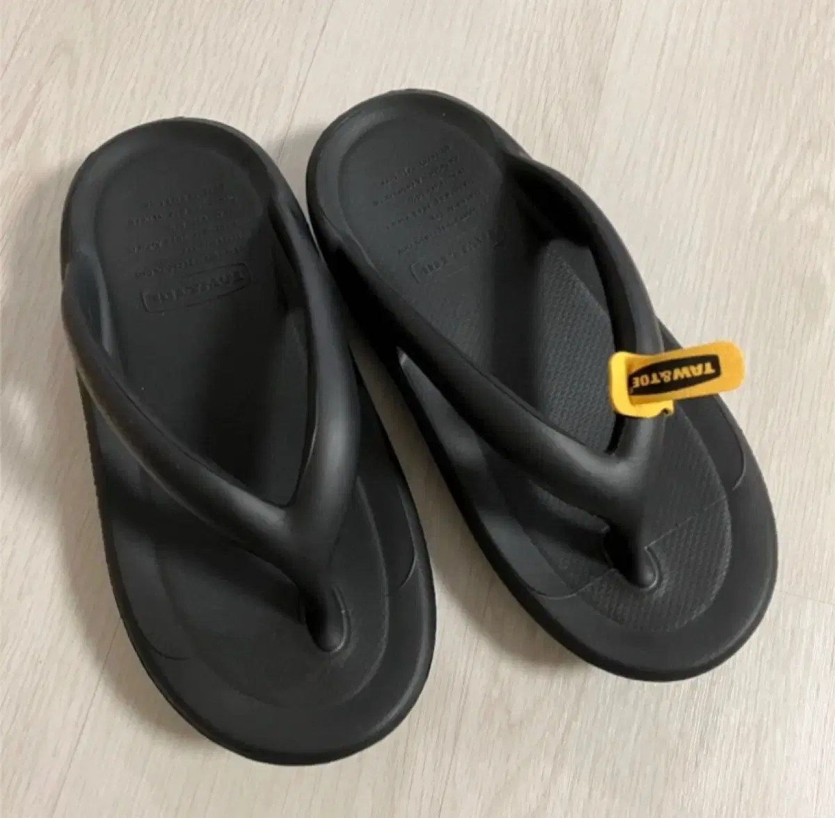 TWE&TOE Thong Sandals