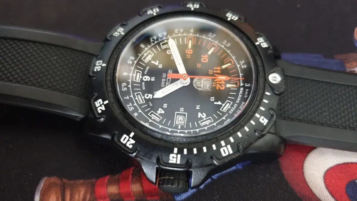 Luminox Recon 8821 watch.