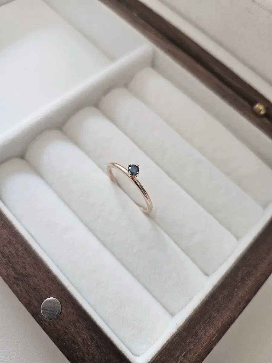 14k Blue Diamond Ring