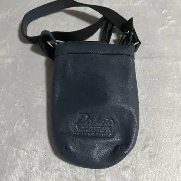 Dakota 네이비 가죽 숄더백