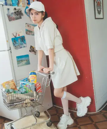 레이디 아젤 하트 버튼 숏 후디