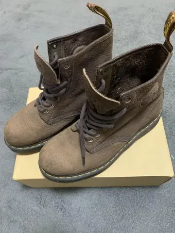 Dr. Martens 빈티지 부츠