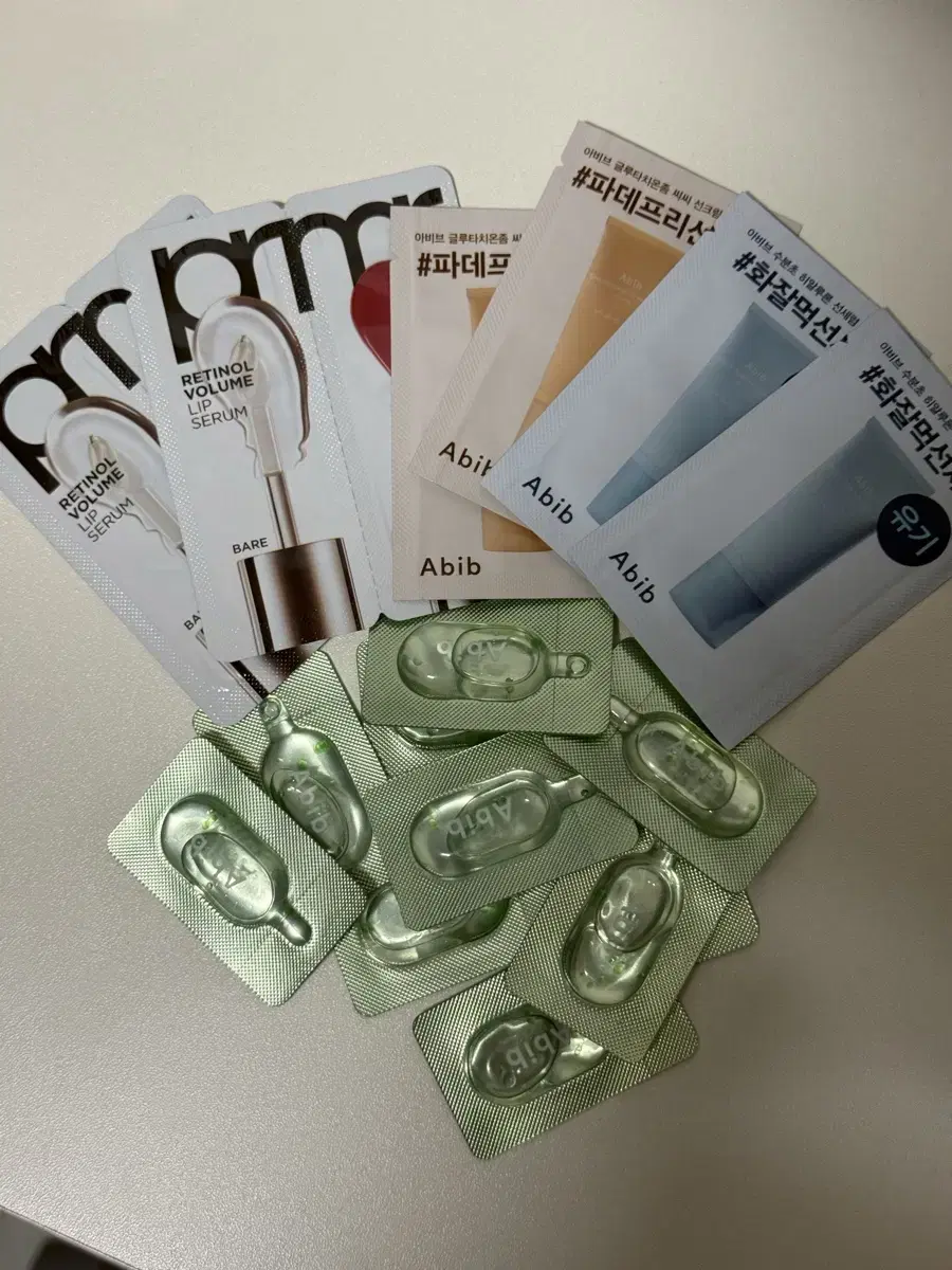 Ive Houttuynia Cordata Capsule Serum, Sun Serum, Primera Lip Serum
