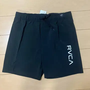 RVCA 블랙 하프 팬츠 XL