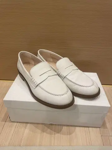 ARTIGIANA FIRENZE 화이트 로퍼 이탈리아 가죽 가죽 신발
