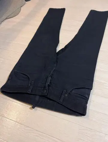Dsguared2 (디스퀘어드) SKATER JEAN 46
