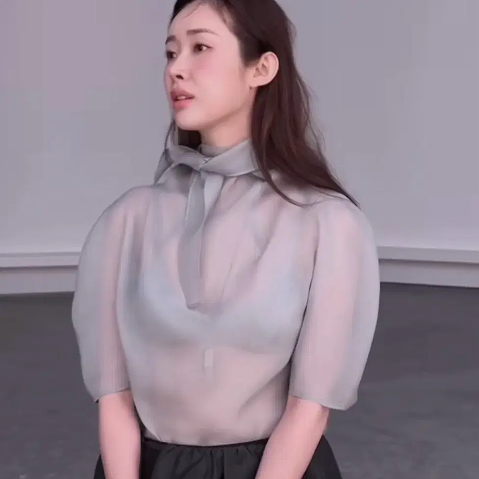 トップス AMOMENTO KNOTTED COLLAR TOP GRAY AMOMENTO: Grey Knotted Collar Top | 157Moments