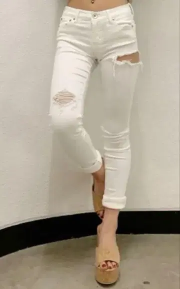 GYDA 제이다 SIDE RIPPED 화이트 컬러 스키니 팬츠 XS