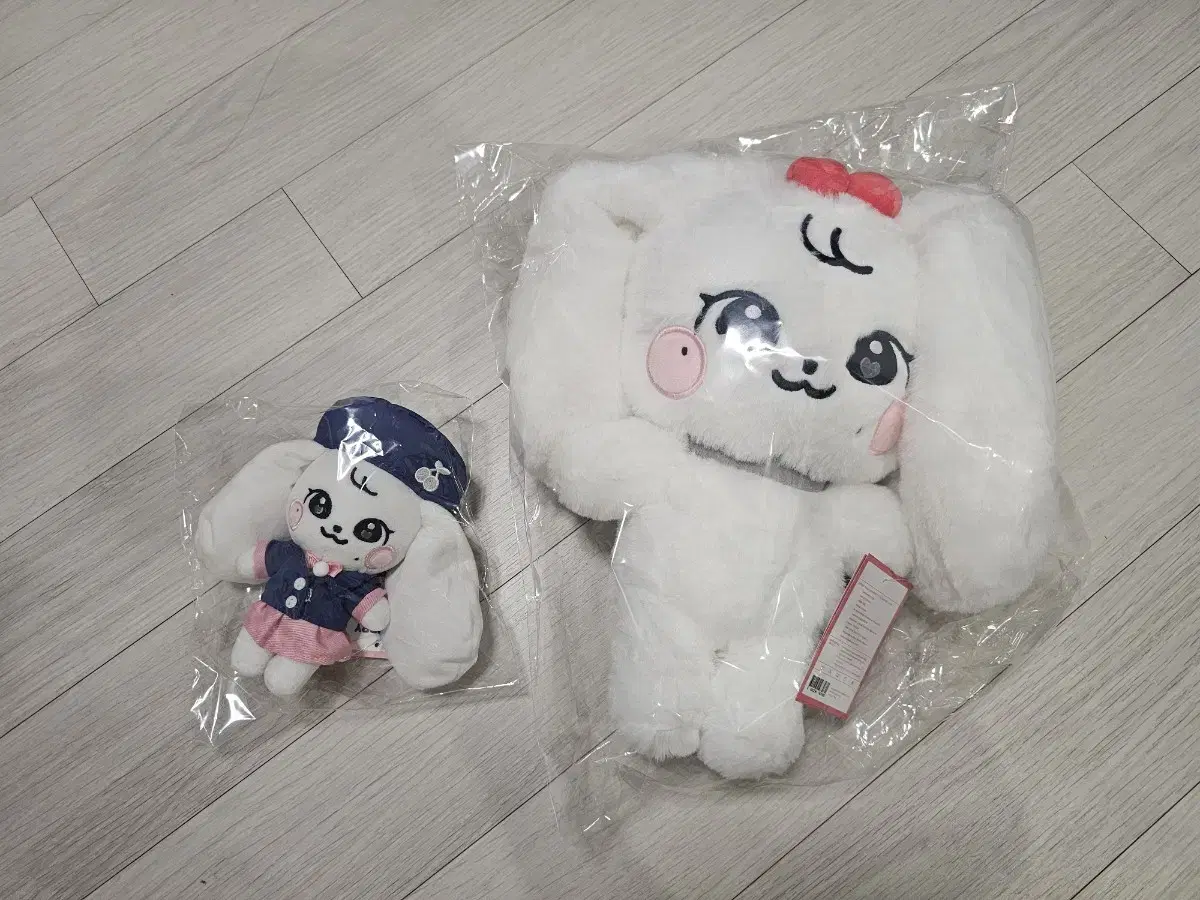 아이브 미니브 체리 인형 팔아요!  원영미니브스쿨포카팝업아이브