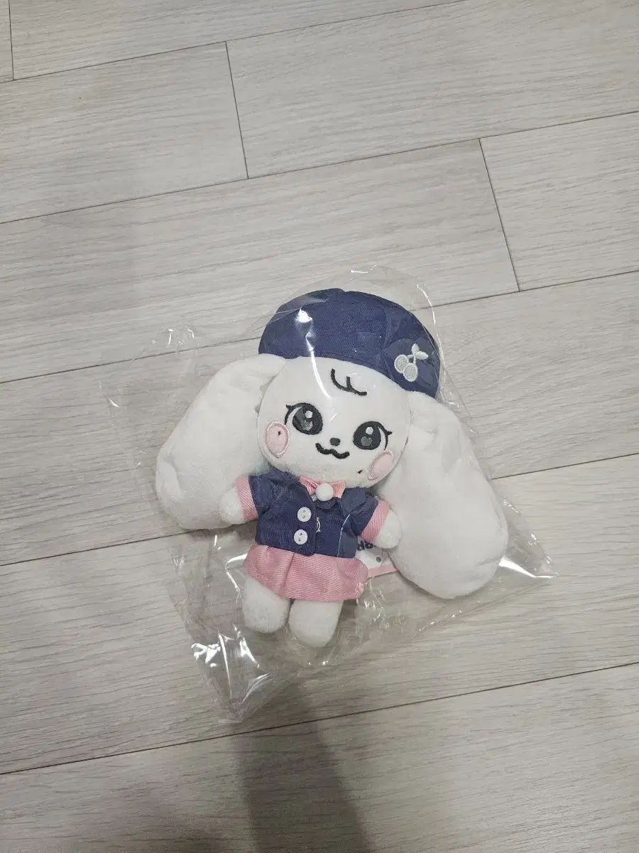 최저가)아이브 미니브 체리 스쿨 인형