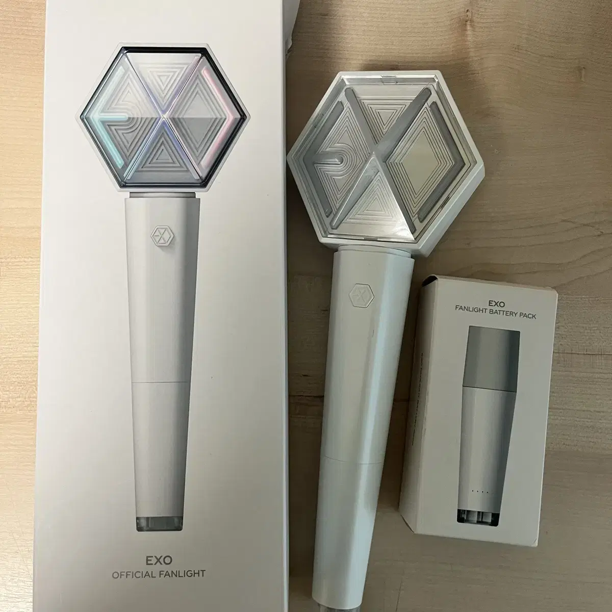 Exo lightstick Erigom lightstick new Erigom lightstick + another Erigom lightstick + battery pack