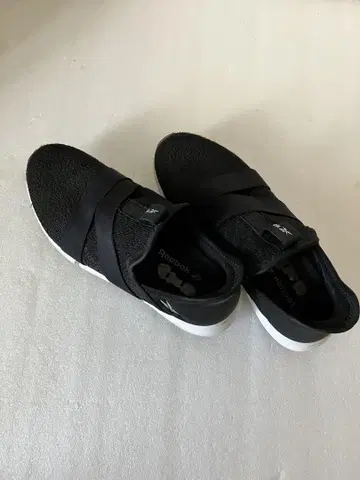 리복 스니커즈