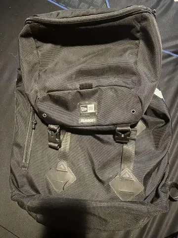 뉴에라 XLARGE 블랙 백팩