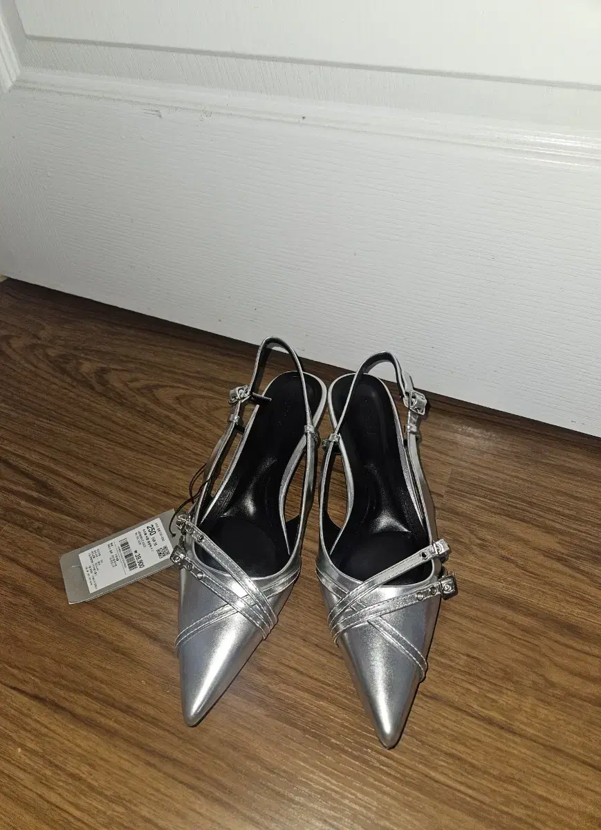 New) Shoopen Stiletto Triple Buckle Slingback 4.0 Silver