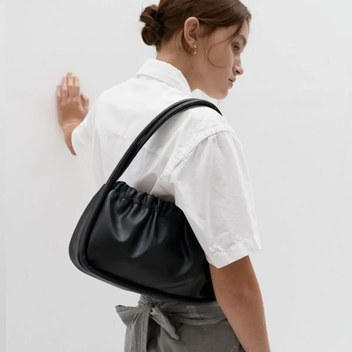 Yeomim Base Bag (worn twice) on Bunjang Global Site.