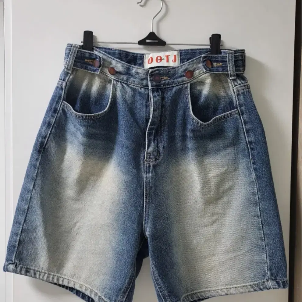 Fancy Club Cargo Lettering Bermuda Pants Size 1 on Bunjang