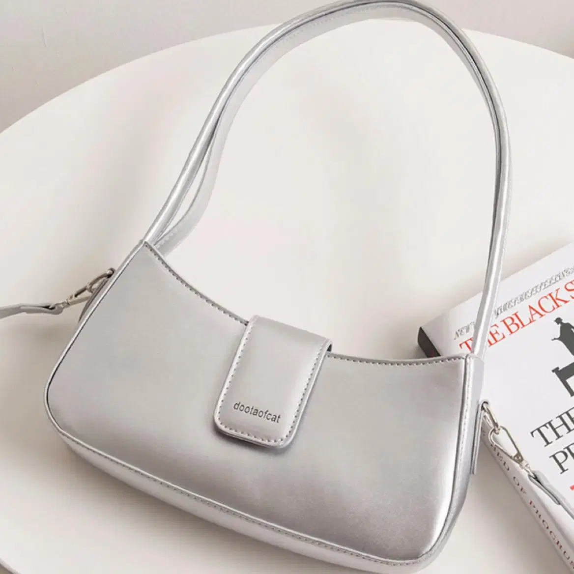 Enzo Blues Pixel Logo Shoulder Bag (Light gray) #엔조블루스