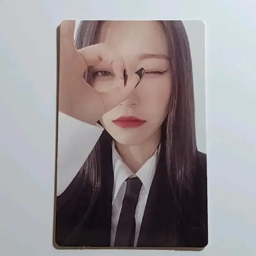 fromis_9 ジホン 直筆サイン トレカ シーグリ UMW 特典 秋夕 ⚠︎ fromis_9 ジホン MAKESTAR 蝶ver. トレカ - メルカリ