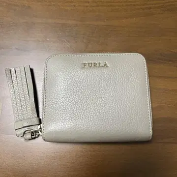 FURLA 그레이 접이식 지갑