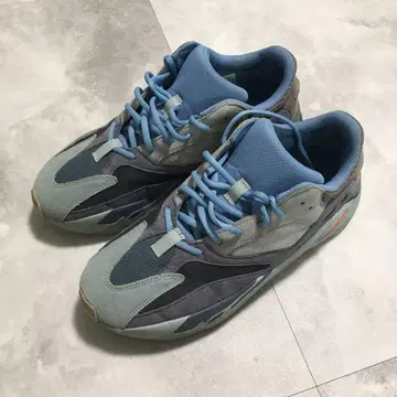 YEEZY 700 스니커즈 29.5cm