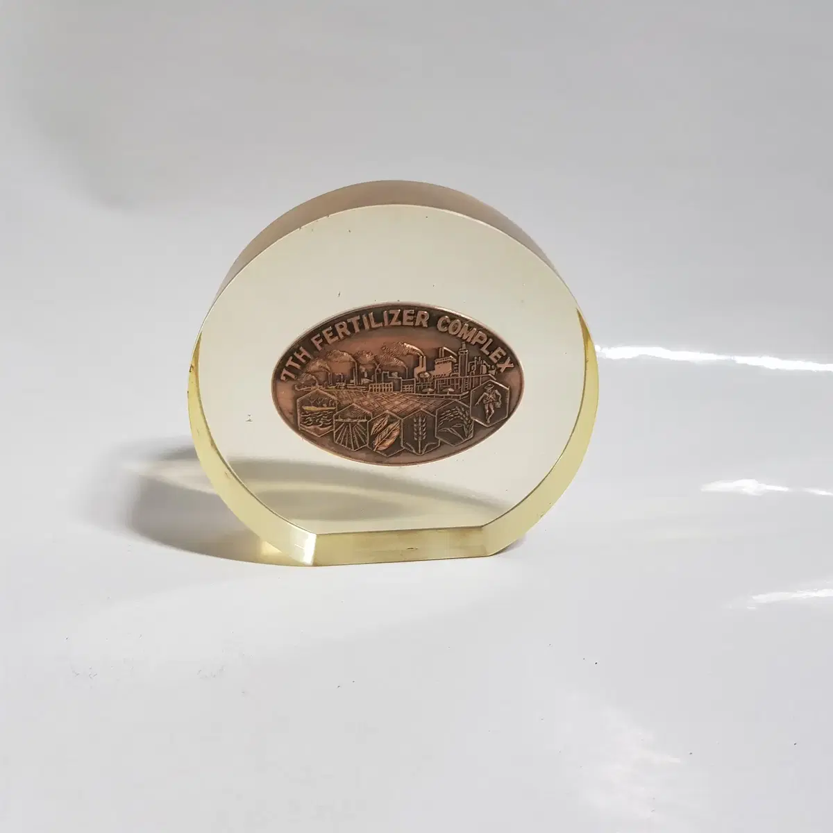 7th FERTILIZER COMPLEX 7th Anniversary Coin Paperweight  #골동품,#취미,#도자기,#장식품,#수집 on Bunjang Global Site.