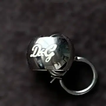정품 D&G 한쪽 귀걸이