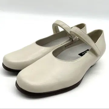 와코루 23.0cm 스트랩 펌프스