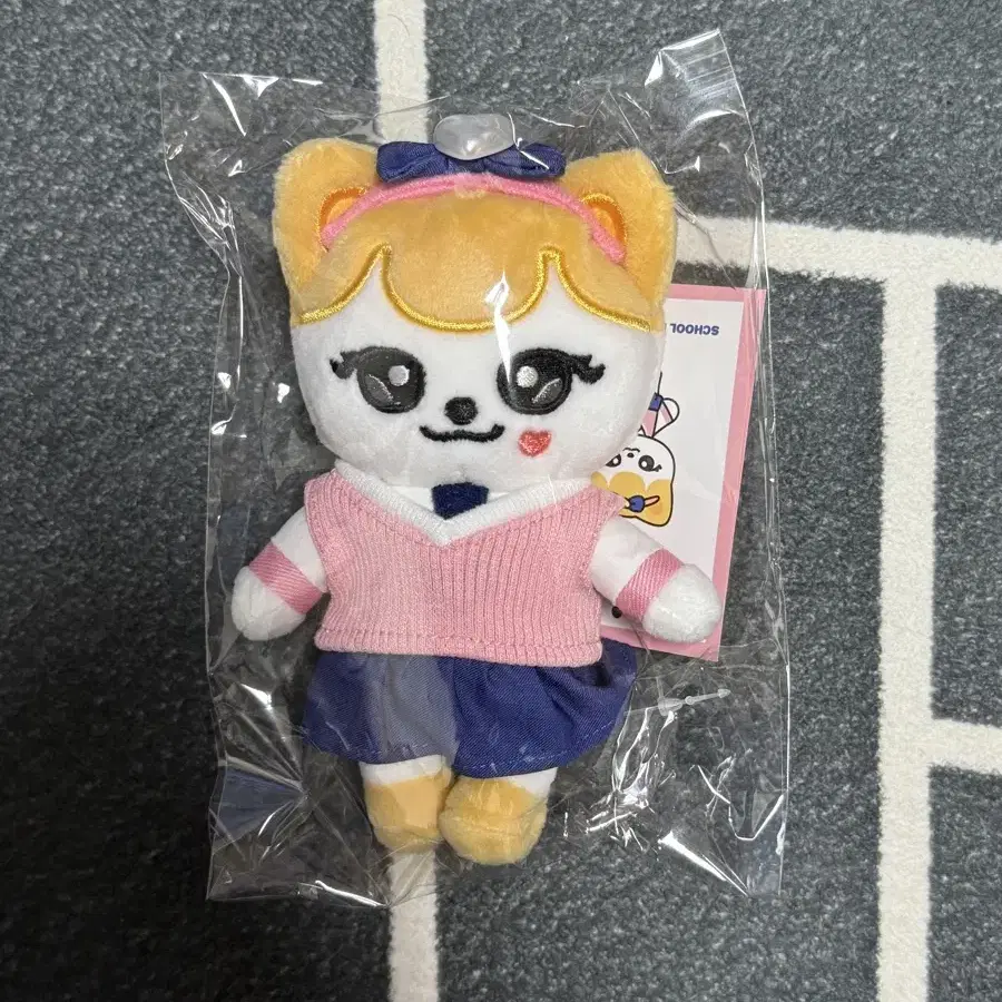 minive スクールプラッシュキーリング チーズ Minive Cheese School Plush Key Ring 10cm Ive 1 piece on