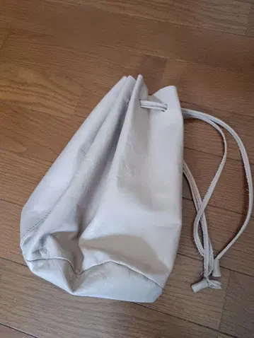 evam eva 가죽 복조리 백 베이지 계열 used